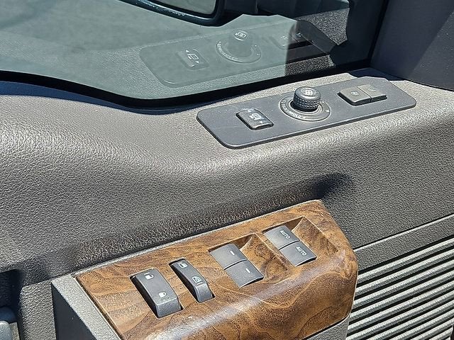 2015 Ford Super Duty F-250 SRW Lariat