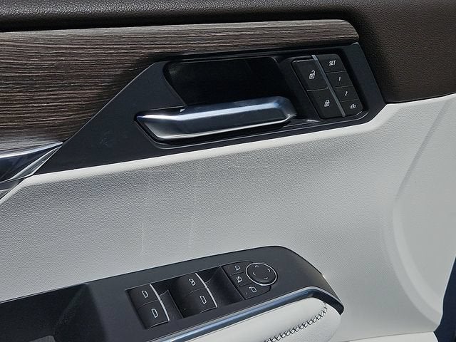 2026 GMC Acadia Denali - Photo 14