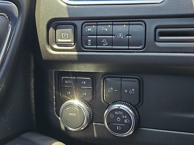 2024 GMC Yukon XL AT4