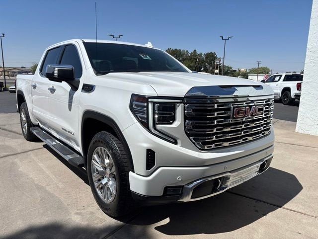 2023 GMC Sierra 4WD Crew Cab Short Box Denali's photo