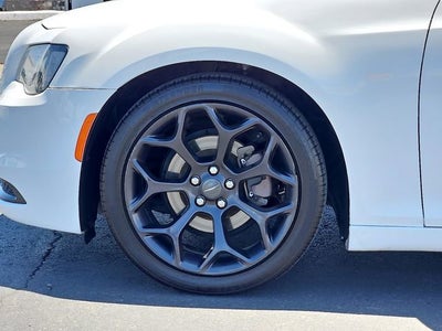 2019 Chrysler 300 Touring