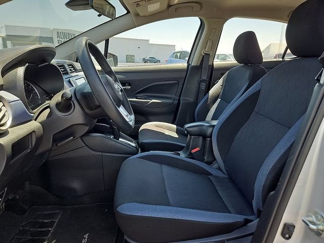 2023 Nissan Versa SV
