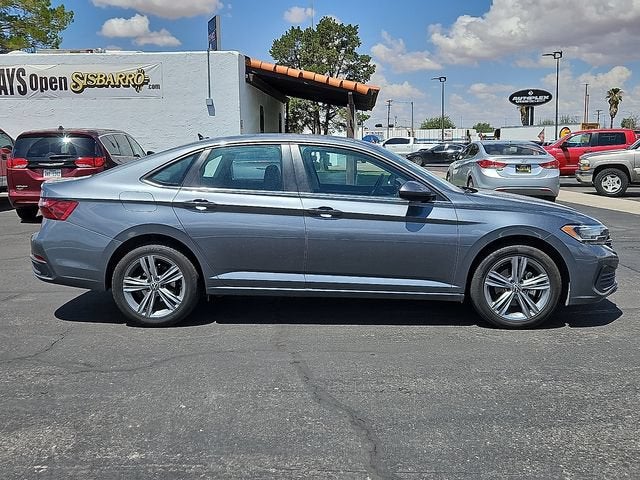 3VW7M7BU8RM010715