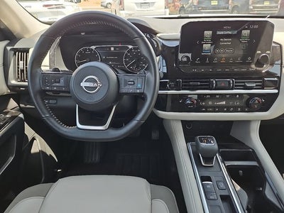 2025 Nissan Pathfinder SL