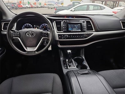 2019 Toyota Highlander LE