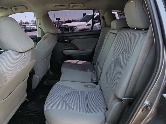 2022 Toyota Highlander L