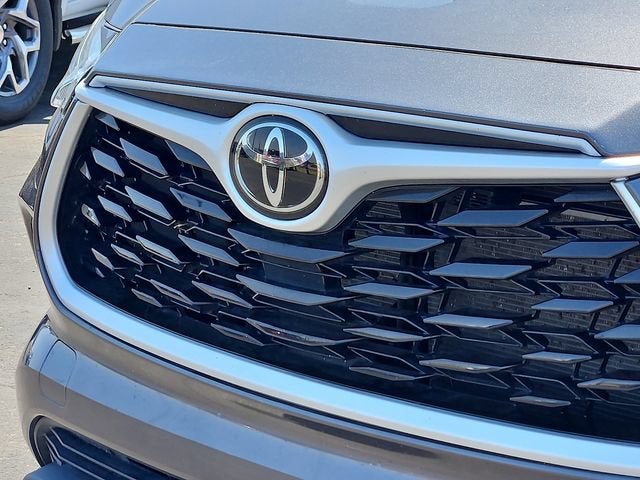 2022 Toyota Highlander L