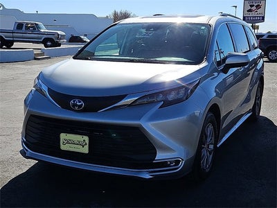 2024 Toyota Sienna XLE