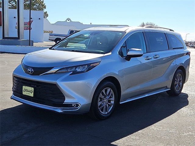 2024 Toyota Sienna XLE
