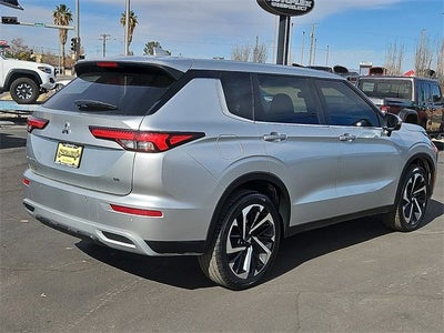 2023 Mitsubishi Outlander SE