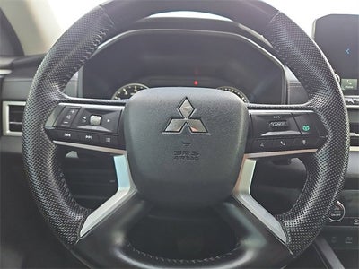 2023 Mitsubishi Outlander SE