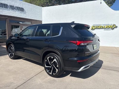 2024 Mitsubishi Outlander SE