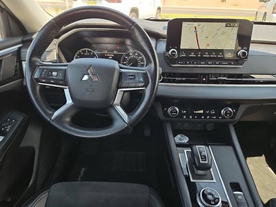 2024 Mitsubishi Outlander SE