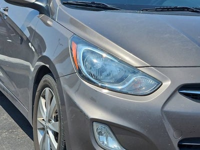 2012 Hyundai Accent SE