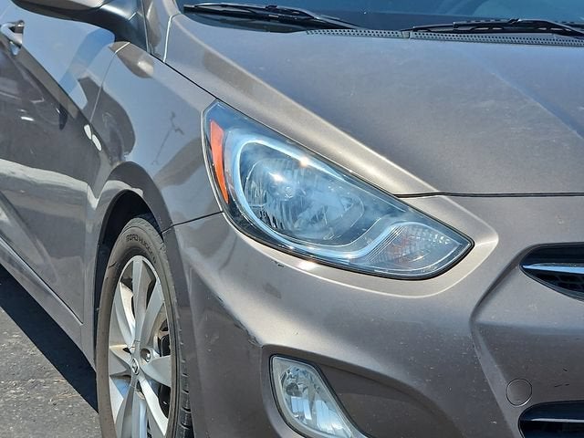 2012 Hyundai Accent SE