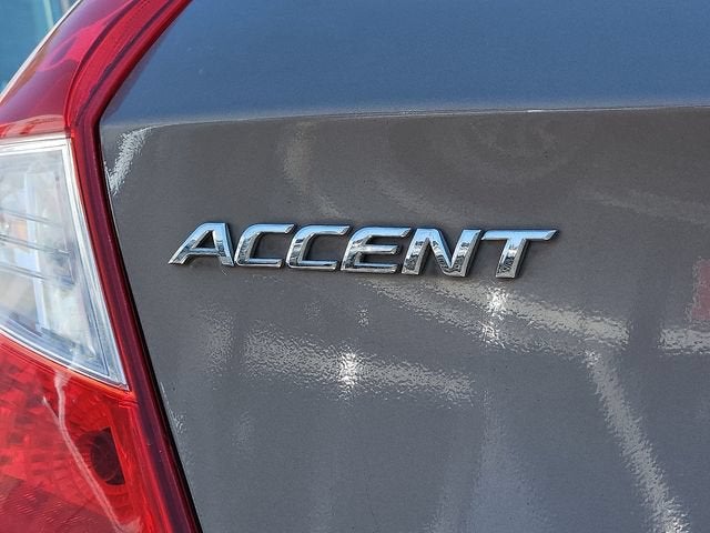 2012 Hyundai Accent SE