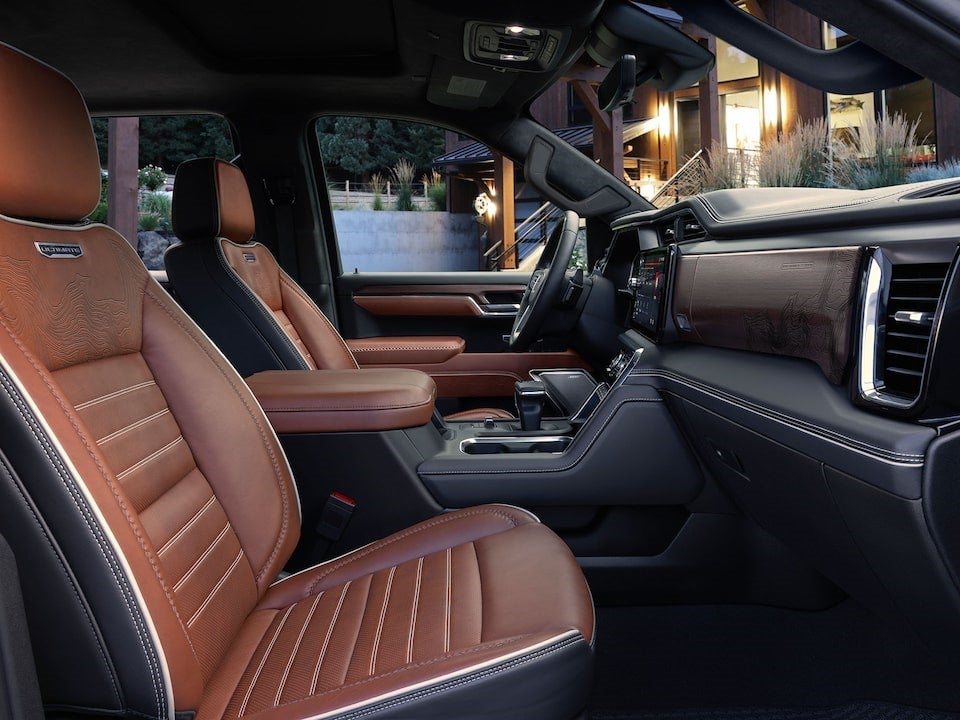 New 2025 GMC Sierra 1500 front row seats